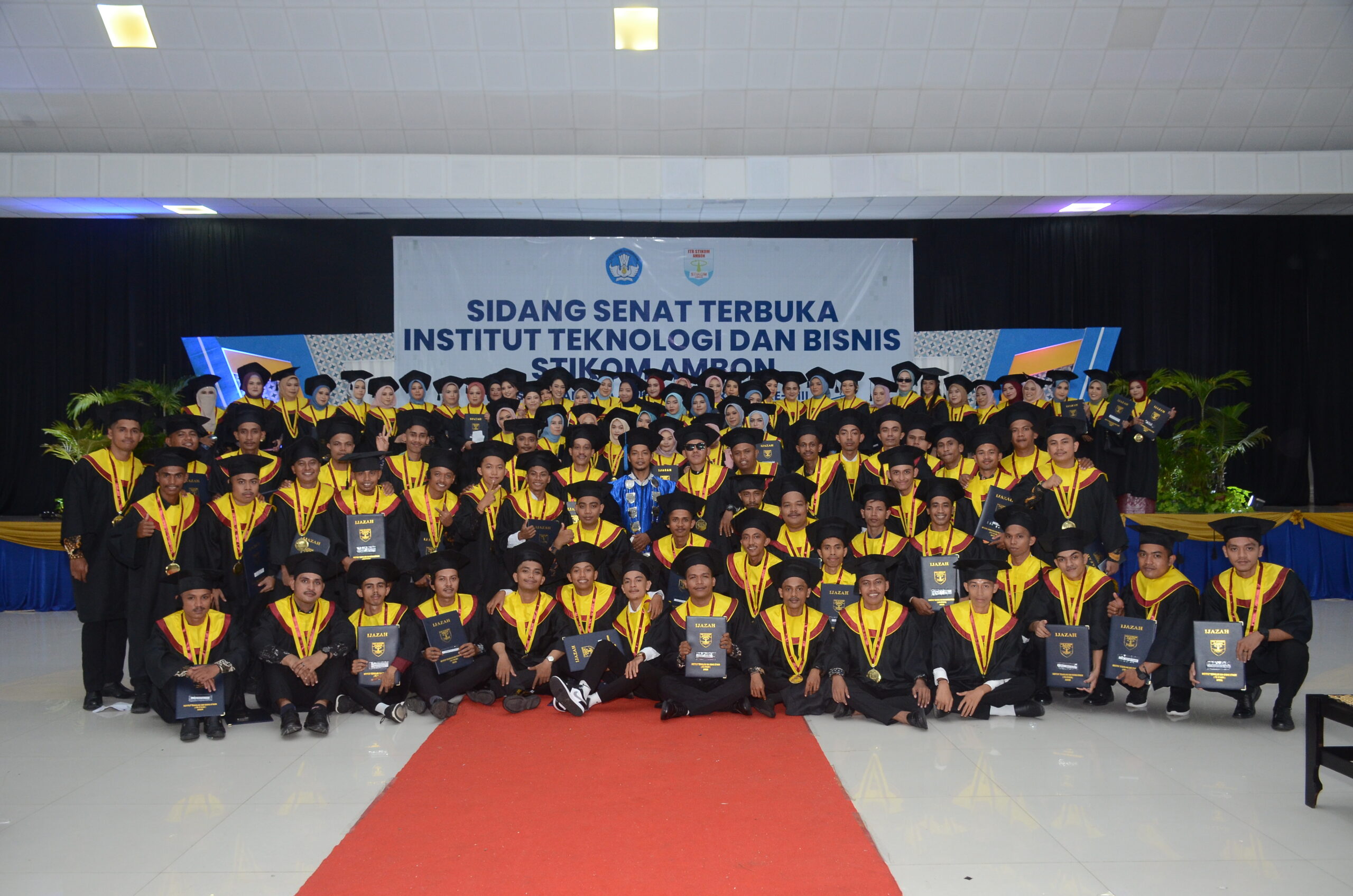 Wisuda Sarjana dan Diploma angkatan VIII